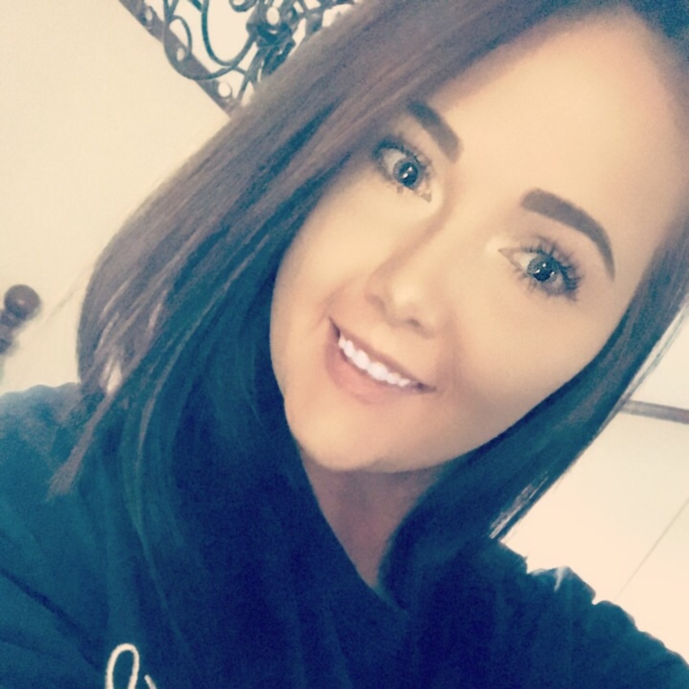 Meet your Posher, Courtney